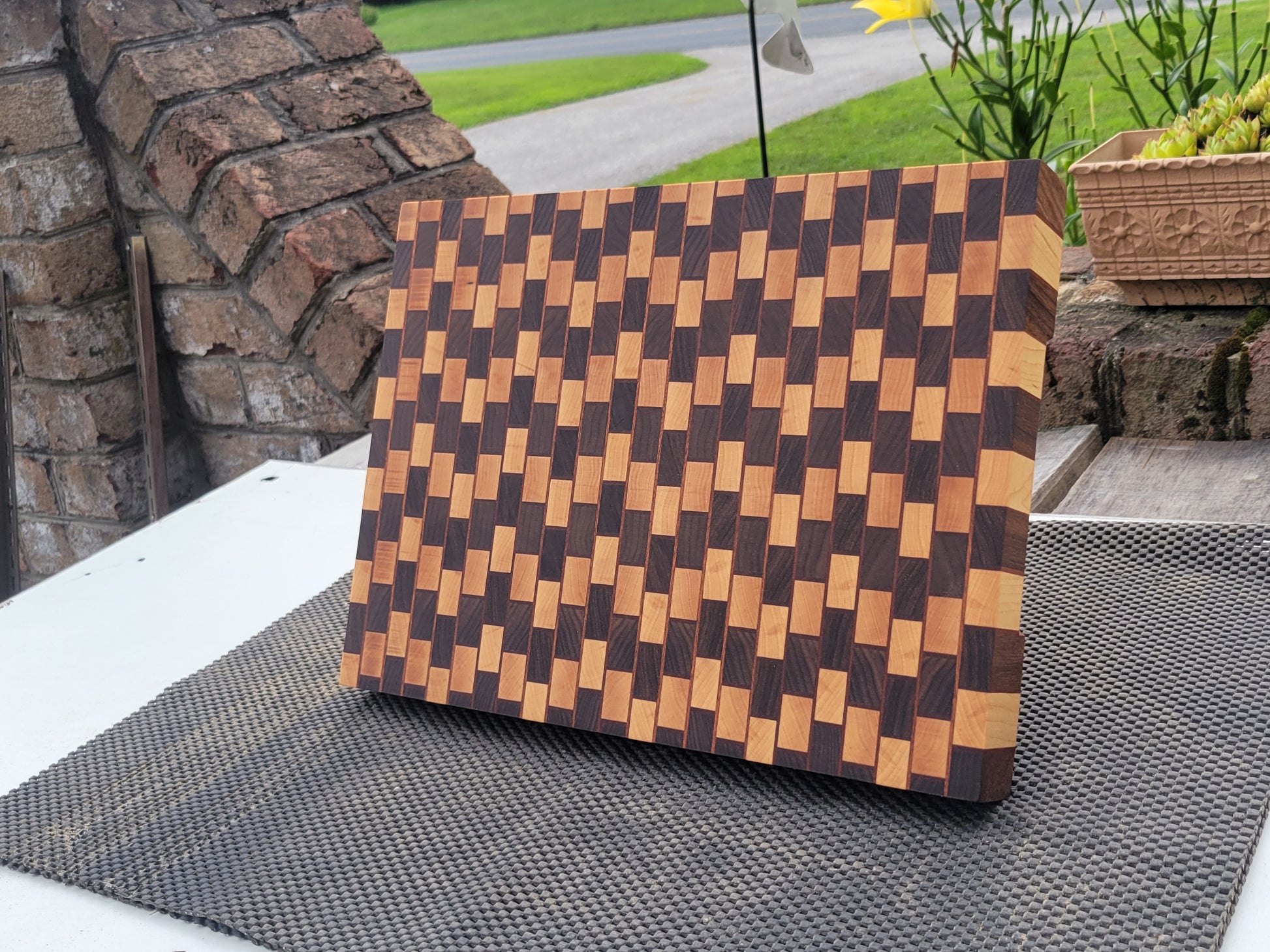 Small Ladder Board (Optical Illusion #6)